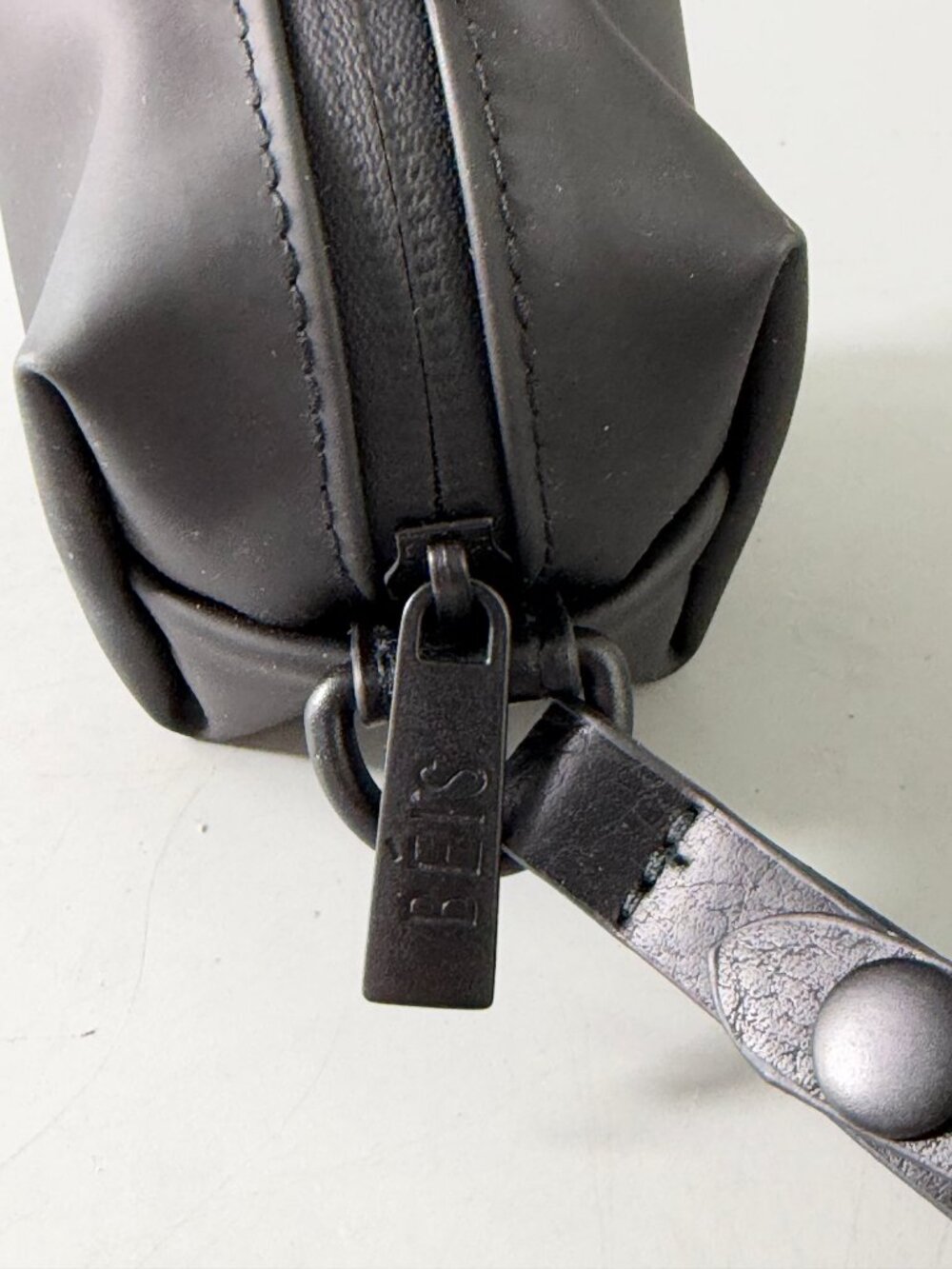 BEIS Pacifier Pouch - Picture 7 of 9